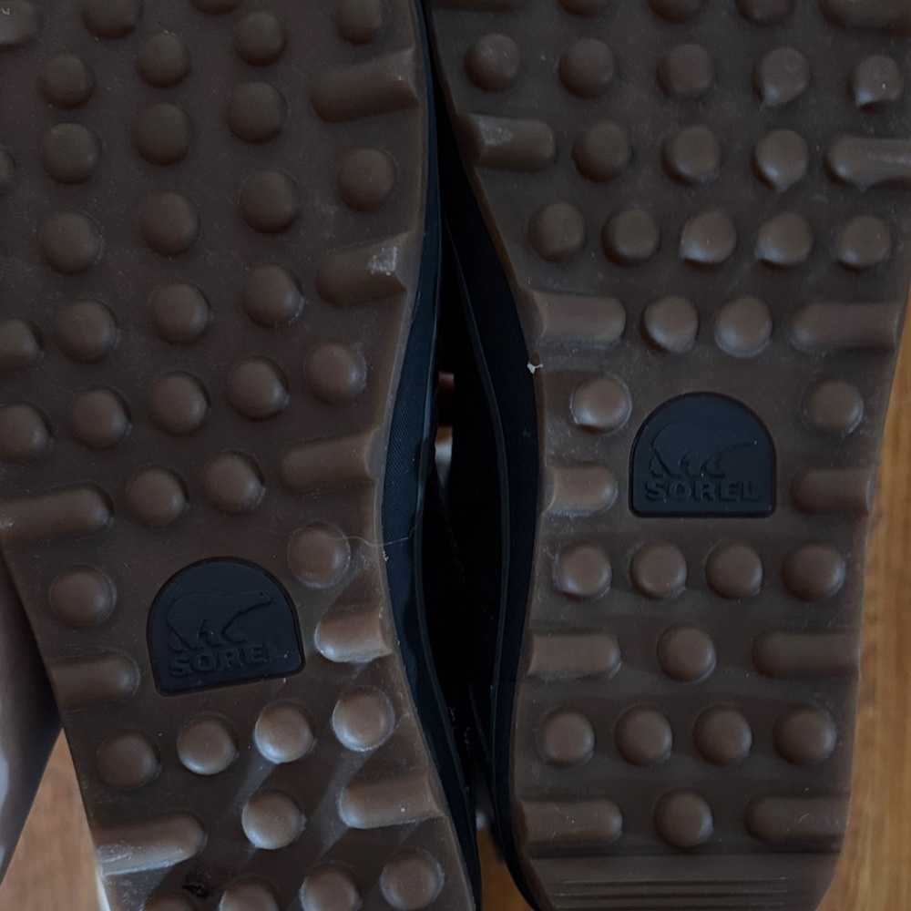 Sorel Snow Boots W7 - Black & White - Picture 5 of 5